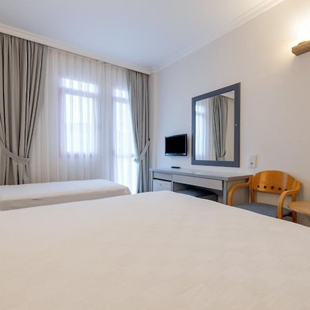 Hanedan Beach Hotel Foça Bagian luar foto