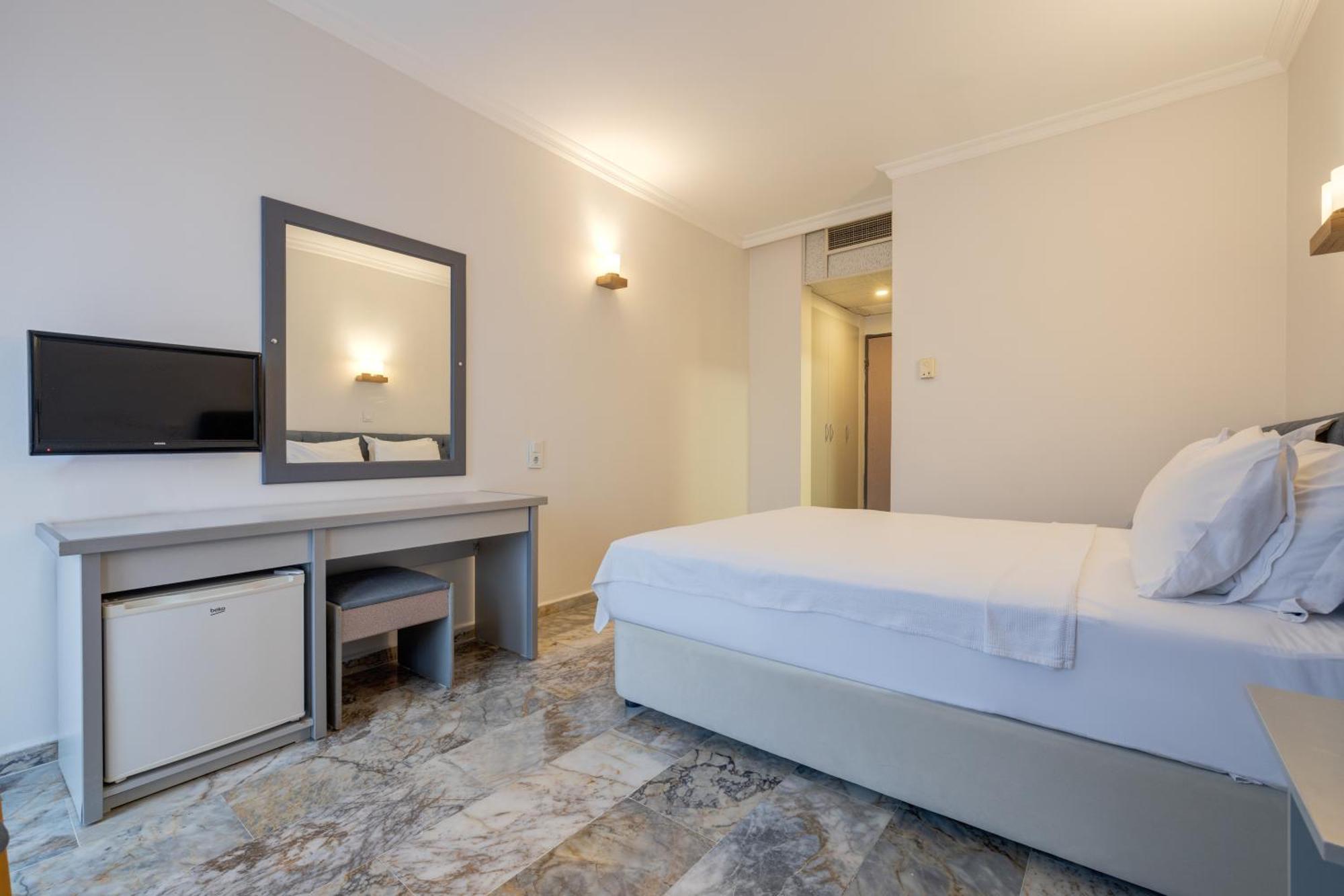 Hanedan Beach Hotel Foça Bagian luar foto