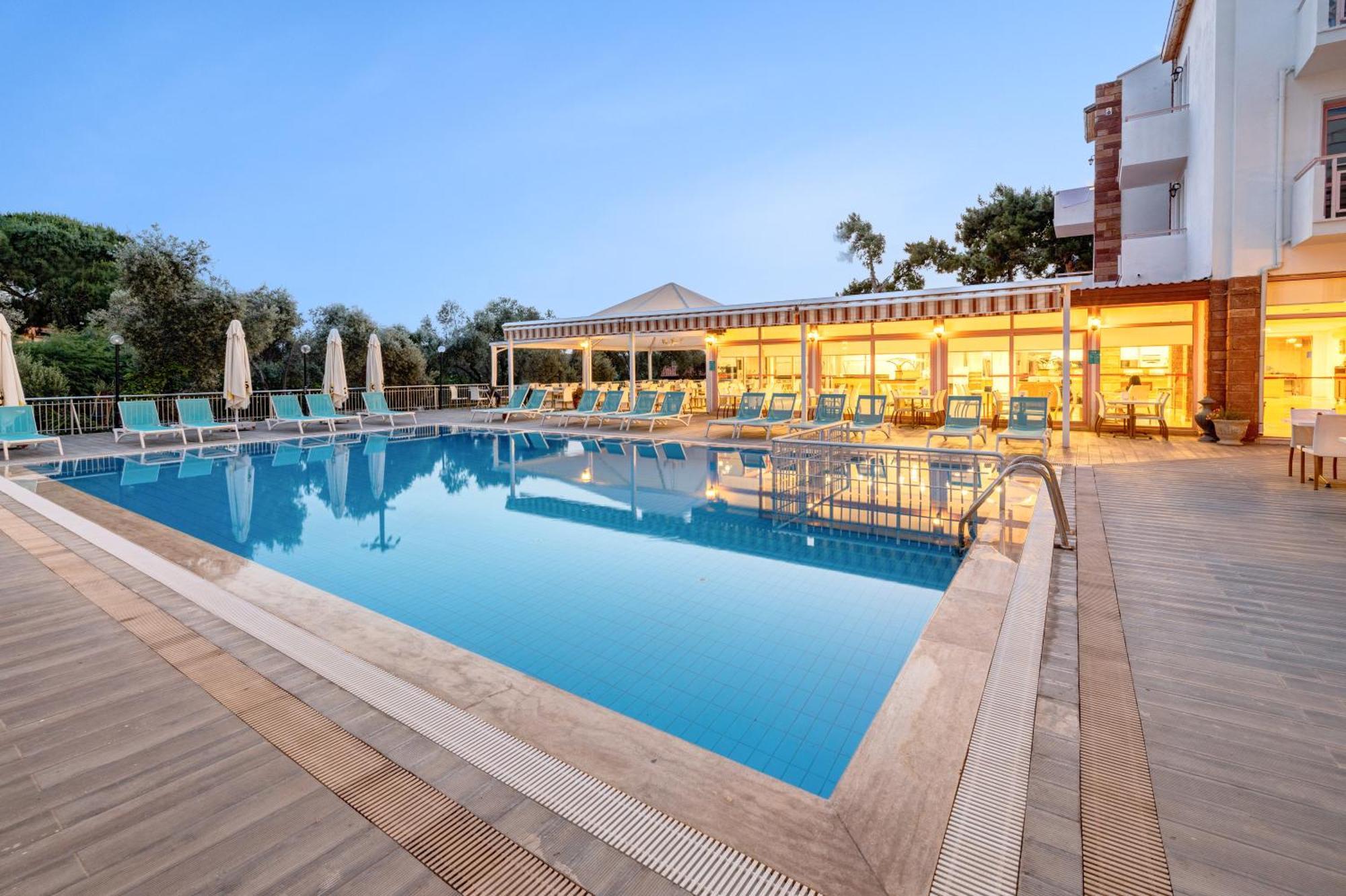 Hanedan Beach Hotel Foça Bagian luar foto