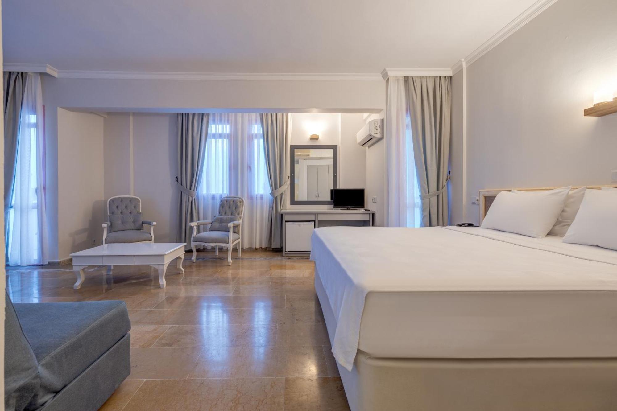 Hanedan Beach Hotel Foça Bagian luar foto