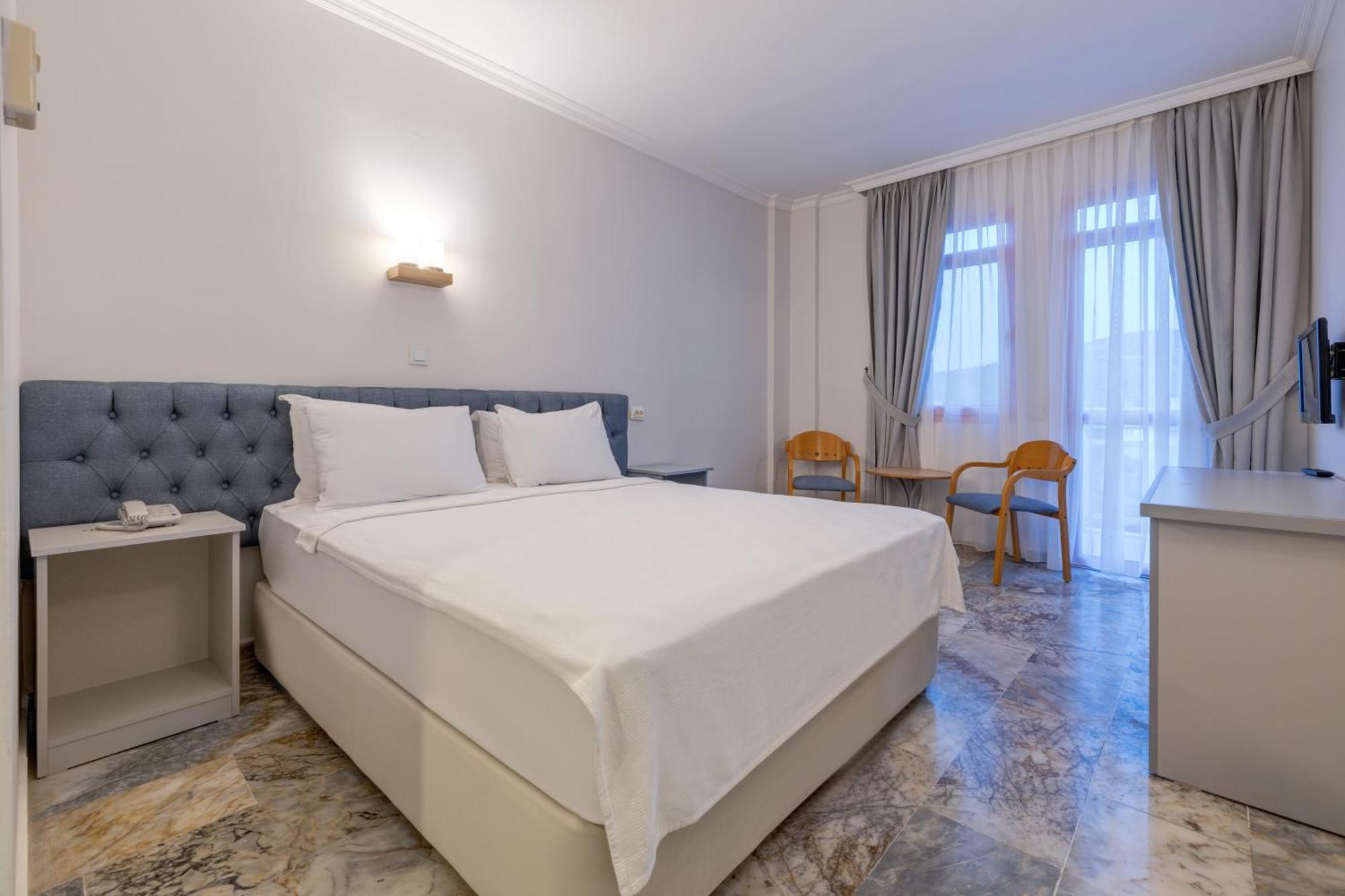 Hanedan Beach Hotel Foça Bagian luar foto