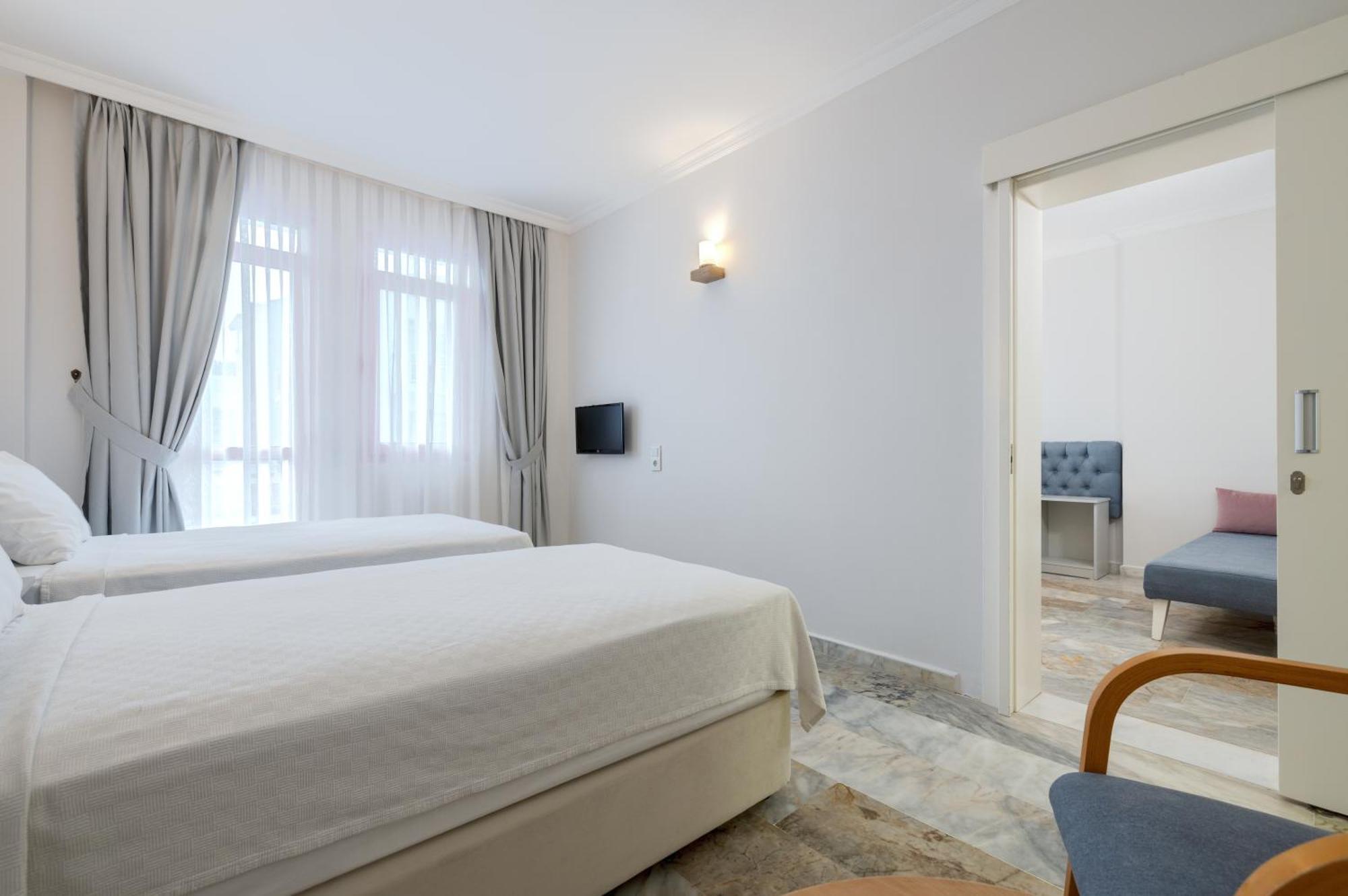 Hanedan Beach Hotel Foça Bagian luar foto