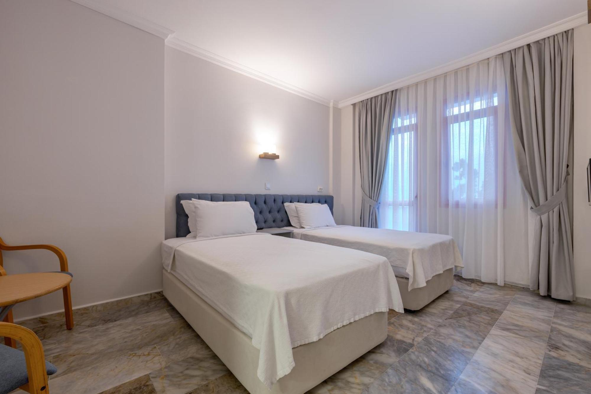 Hanedan Beach Hotel Foça Bagian luar foto