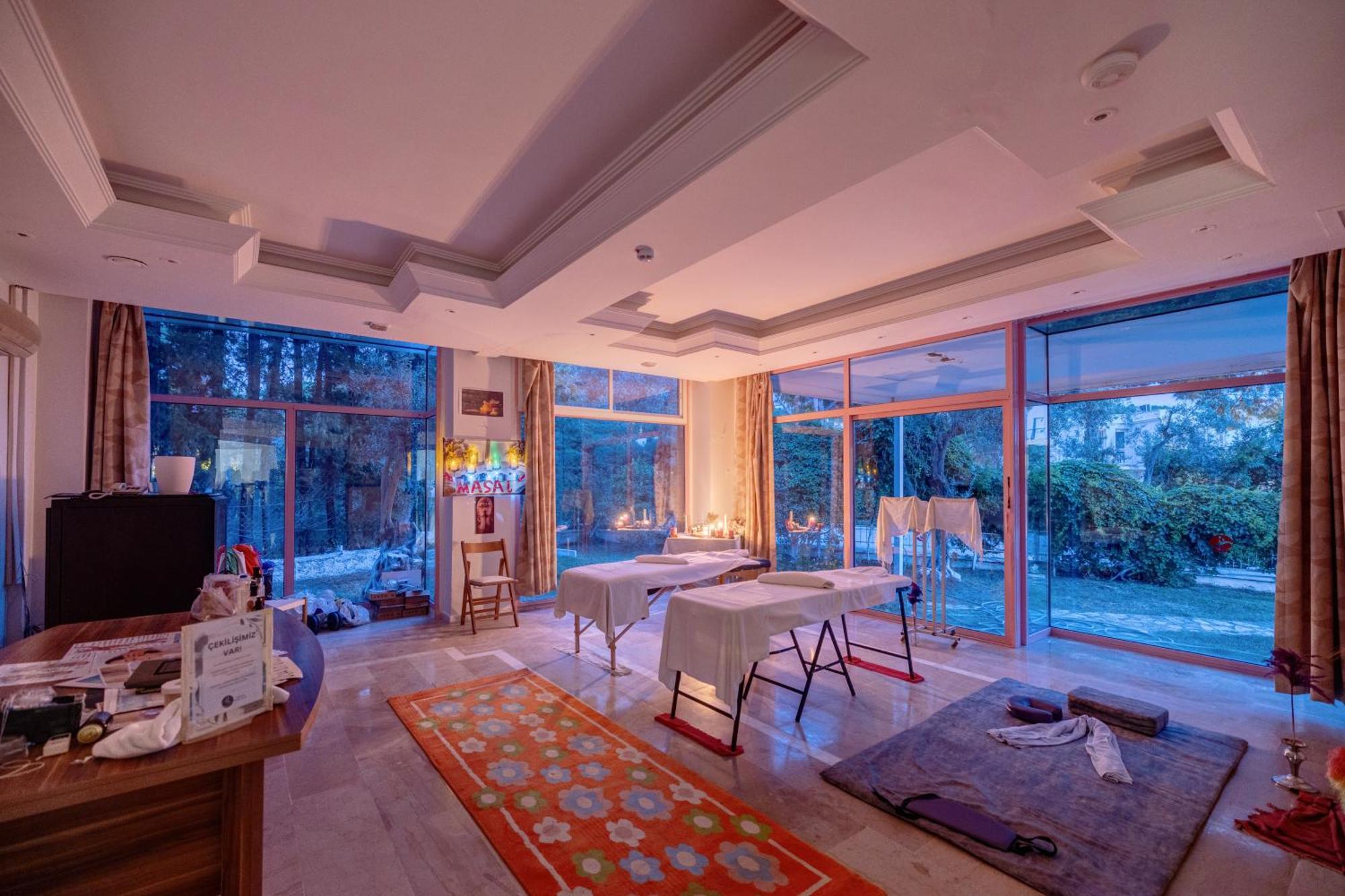 Hanedan Beach Hotel Foça Bagian luar foto