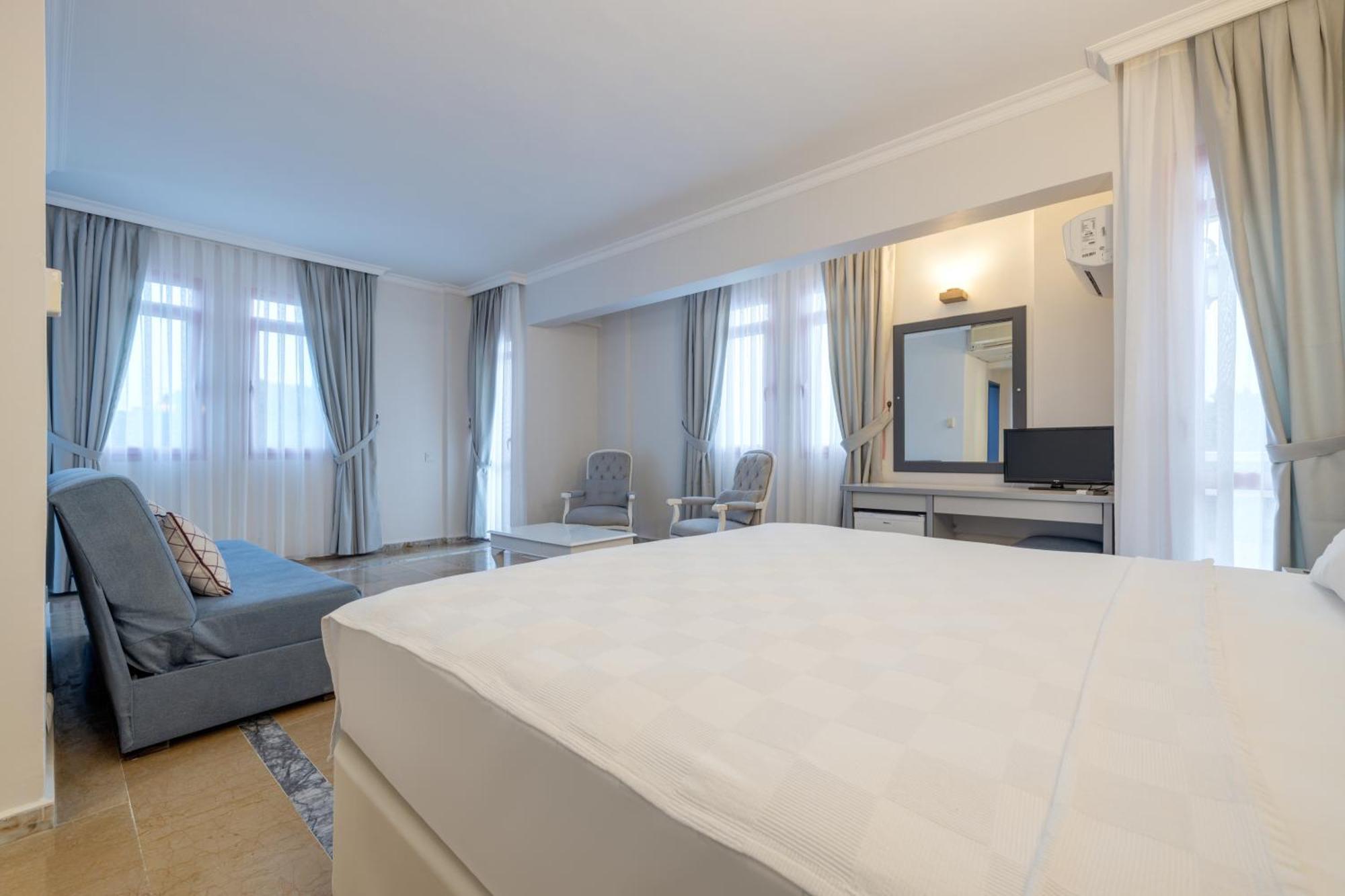 Hanedan Beach Hotel Foça Bagian luar foto