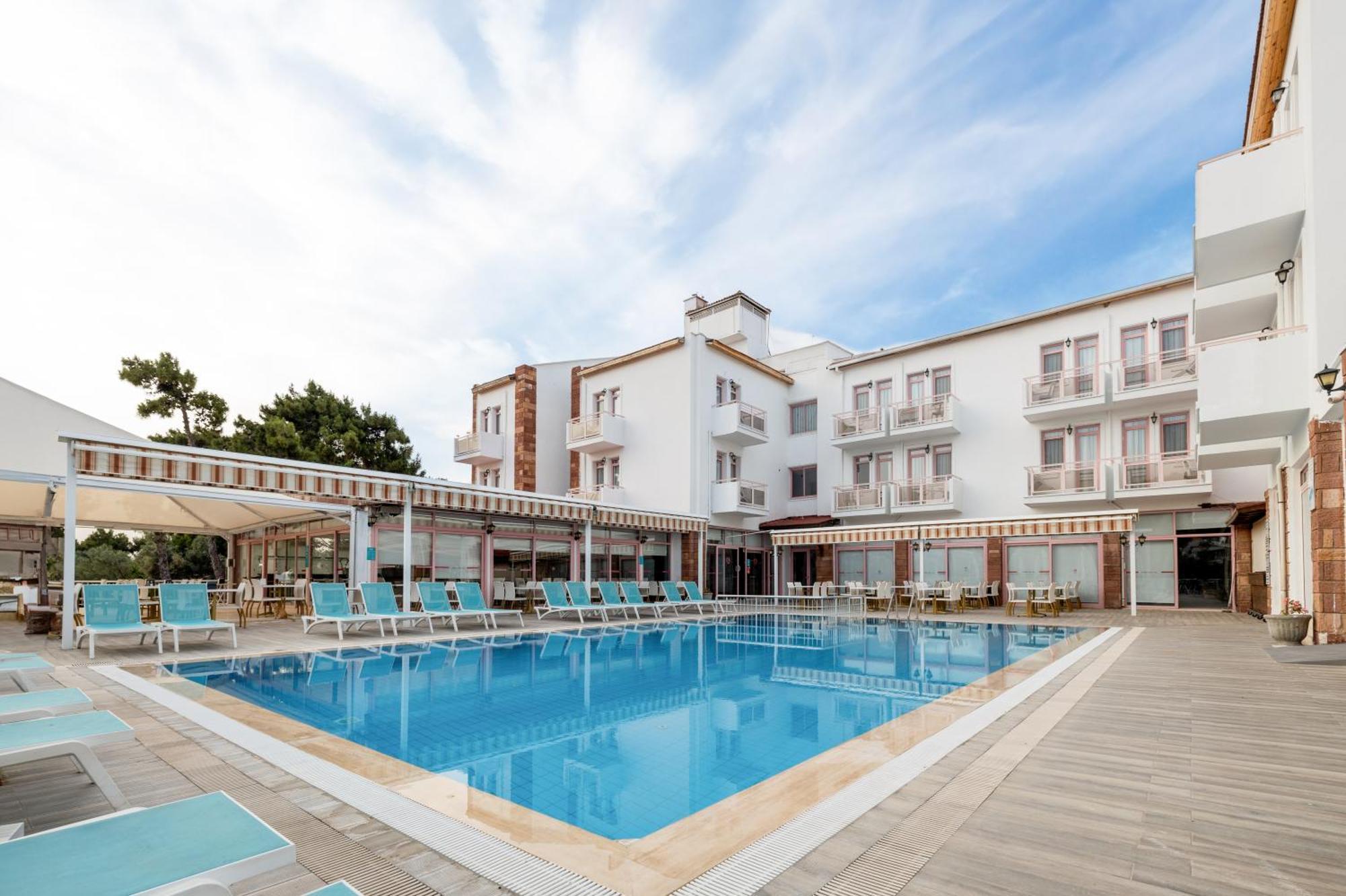 Hanedan Beach Hotel Foça Bagian luar foto