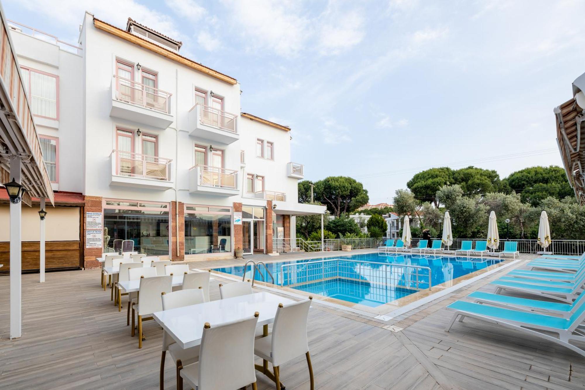 Hanedan Beach Hotel Foça Bagian luar foto