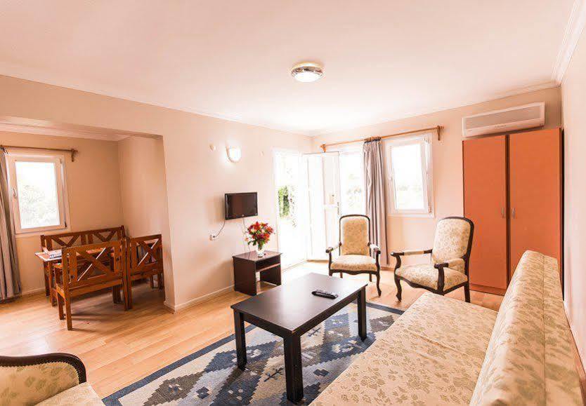 Hanedan Beach Hotel Foça Bagian luar foto
