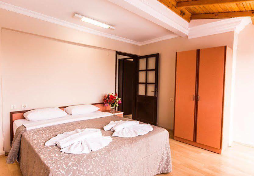 Hanedan Beach Hotel Foça Bagian luar foto