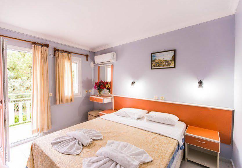 Hanedan Beach Hotel Foça Bagian luar foto