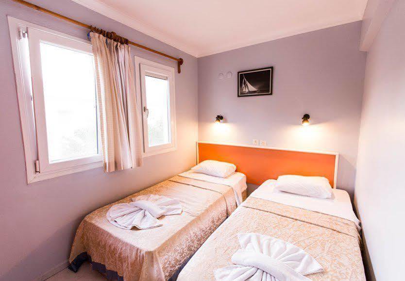 Hanedan Beach Hotel Foça Bagian luar foto